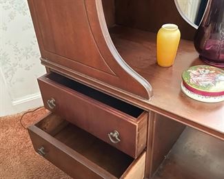 Step table w/side drawers