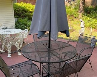 Patio table & chairs w/umbrella