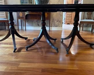 ANTIQUE GEORGE III 3 PEDESTAL DINING TABLE