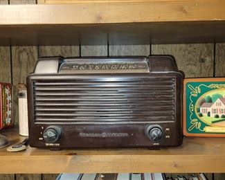 Vintage GE tube radio
