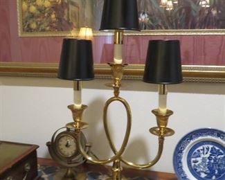 Beautiful and stylish brass 3-light lamp - very well made!
