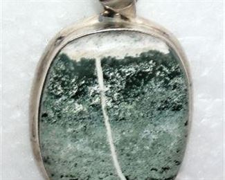 Lot 021  
Sterling silver pendant