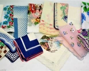 Lot 054  
VTG Hankies Lot