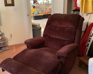 Lay Z Boy manual recliner. Great condition, minimal signs of wear $250