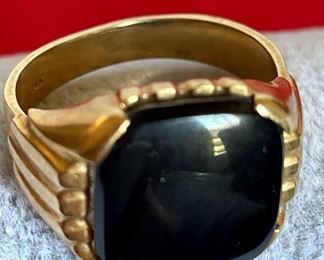 14kt Gold Mens Ring With Onyx Stone