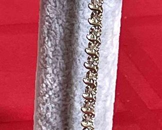 10kt Gold Tennis Style Bracelet With Stones