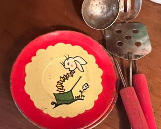 fun little collectibles everywhere!