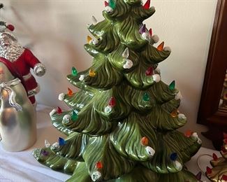 Ceramic Christmas tree-no base