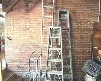Aluminum Ladders And Dolly