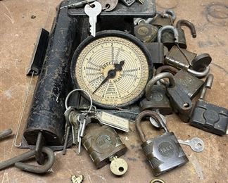 Vtg Locks, Keys Postal Scale