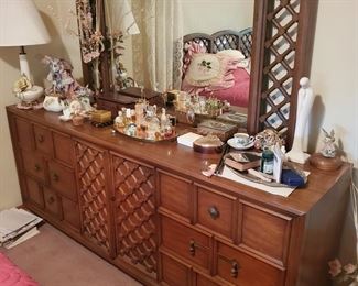 Retro solid wood dresser/mirror