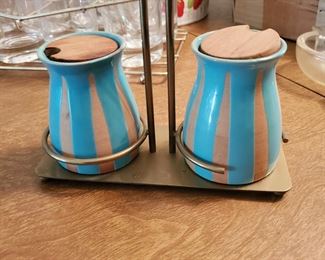 Super 50s cruet set 