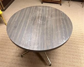 TABLE ROUND