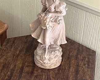 STATUE GARDEN OR INDOOR