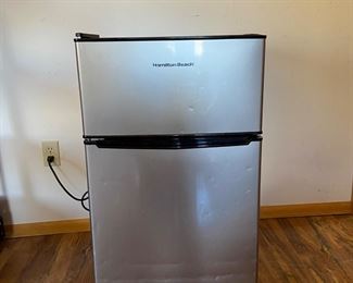  Hamilton Beach Mini Refrigerator