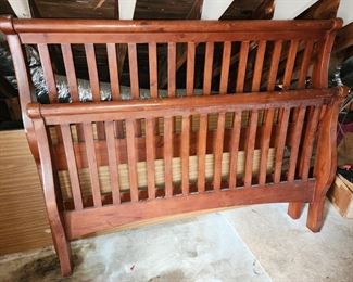 Queen head and footboard