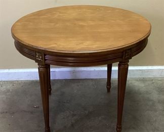 VTG. OVAL ACCENT TABLE