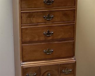 MID 20th CENTURY GENUINE CUSHMAN COLONIAL STYLE CHEST OF DRAWERS