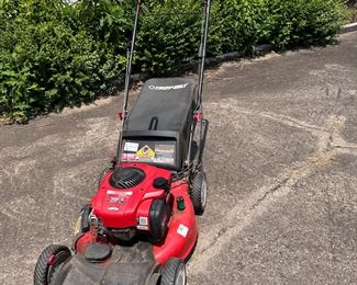 Troy-Bilt TB200 21" cutting deck self-propelled mower with mulch bag, Briggs & Stratton motor, may need maintenance as does not start, pulls easily