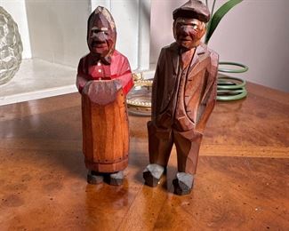 Hand carved old couple figurines Danmark (Denmark) 4"H