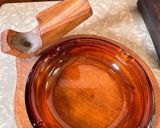 Vintage wooden pipe and cigar ashtray with amber glass insert 6"W