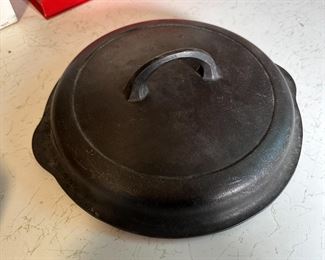 Griswold #7 self basting cast iron lid #1097 (inside measurement is 9")