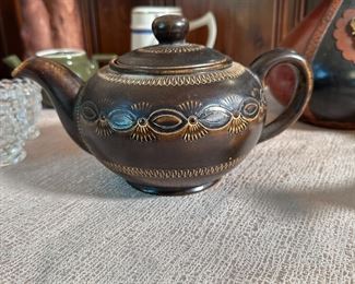 Handarbeit pottery teapot 4"H