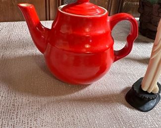 Red small teapot 4"H