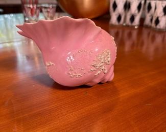 Vintage pink ceramic seashell, small chip,  4"W