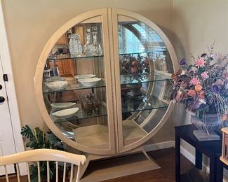 Round lighted Display Cabinet
