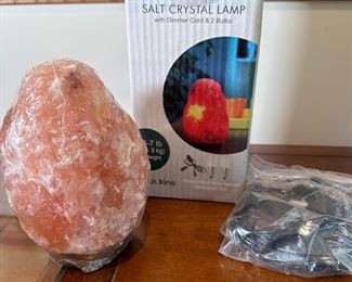 Mockins Himalayan Salt crystal lamp with dimmer, new