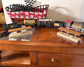 Goldlok Toys train, track & accessories
