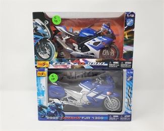 Lot of 2 Blue White Motorcycles 1 12 Scale by Maisto