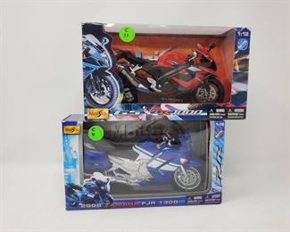 Maisto Lot of 2 Blue White and Red Black Motorcycles 1 12 Scale