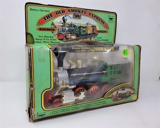 The Old Smokey Express Battery Operated Steam Train Engine in BOX