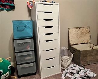 Wonderful storage awaits with this Alex model ikea stack of easy access drawers in neutral white.