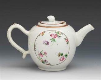 Chinese Export Late Qing Porcelain Hand Painted Teapot, ca. 19th Century 