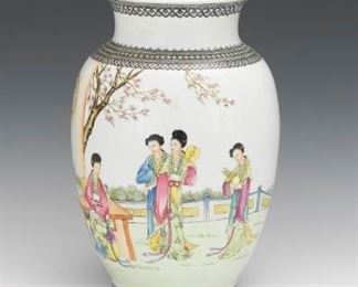 Chinese Porcelain Vase 