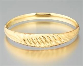 Ladies 14k Gold Bangle Bracelet 