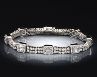 Ladies Gold and Diamond Bracelet 