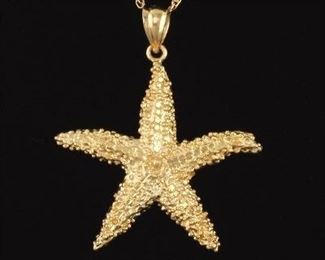 Ladies Gold Starfish Pendant on Chain 