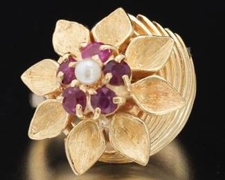 Ladies Gold, Ruby, and Pearl Ring 
