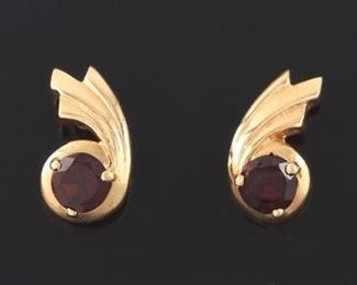 Ladies Pair of Gold and Garnet Shooting Star Earrings 