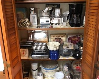 Pie bakers, now home owners, and kitchen gadget fiends -- there's something for everyone here. Cuisinart food processor with attachments; PYREX (including the REAL thing) measuring cups and pie plates; cake baking items; fondue pot; Corningware silver footed serving trays; much more. Come browse and pick up a deal. 