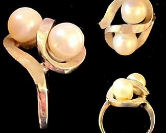 14k White Gold and Pearl Cocktail Ring $185
price is firm based on current goods value