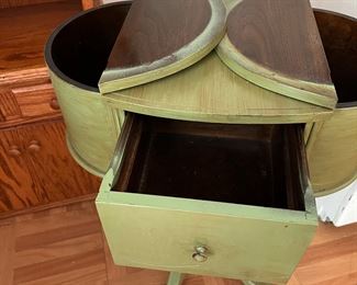 Sewing chest - green
