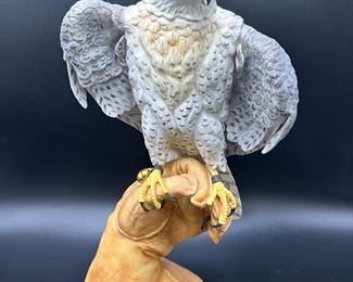 1991 Boehm Porcelain Limited Issue "Peregrine Falcon" on Glove 10207 #35