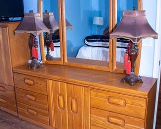 Wooden dresser with mirror, decorative lamps(x2)