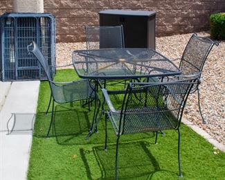 Outdoor table and chairs(x4)