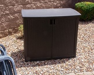 Outdoor storage unit